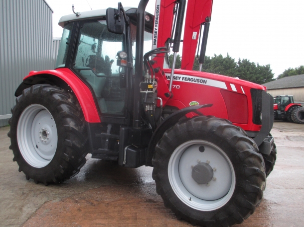 Massey Ferguson 5470