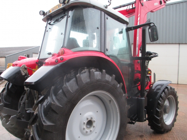 Massey Ferguson 5470