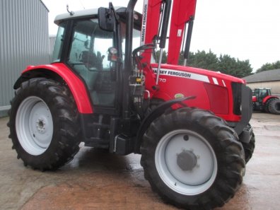 Massey Ferguson 5470