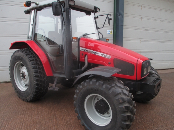 Massey Ferguson 4335