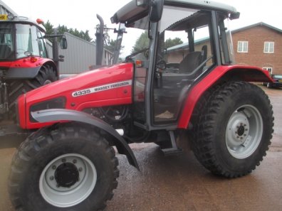 Massey Ferguson 4335