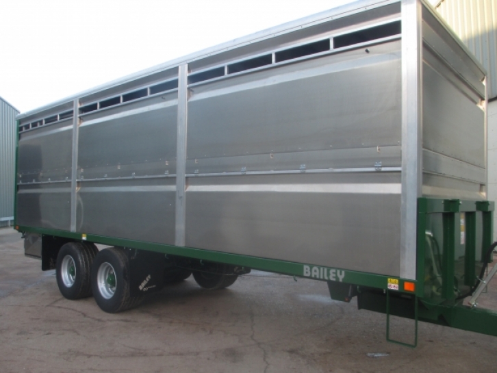 Bailey 25ft livestock trailer