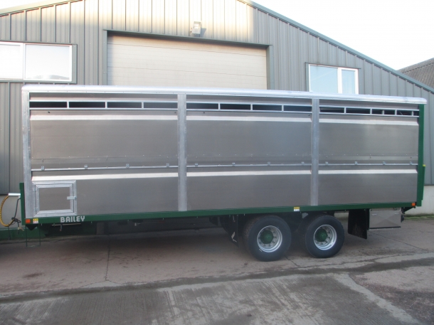 Bailey 25ft livestock trailer