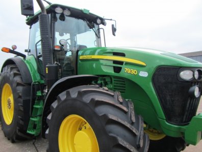 John Deere 7930