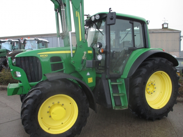 John Deere 6630
