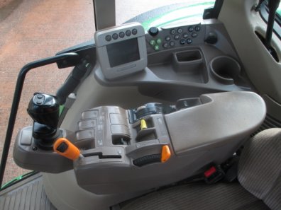 John Deere 6630