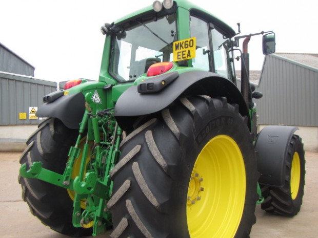John Deere 7530