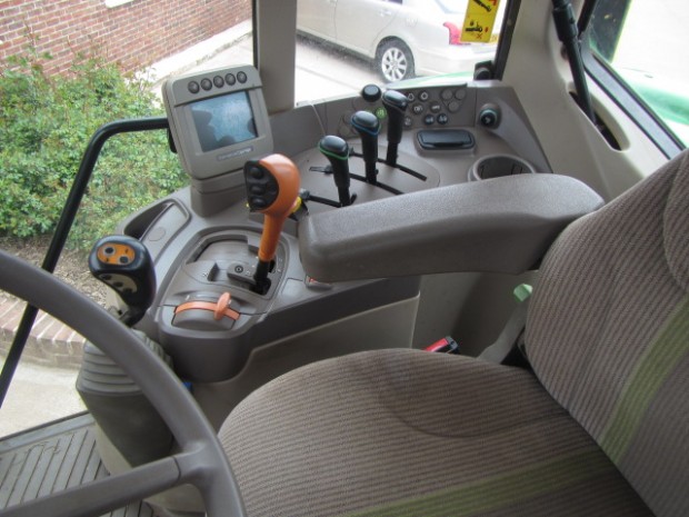 John Deere 7530