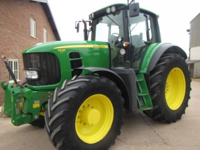 John Deere 7530