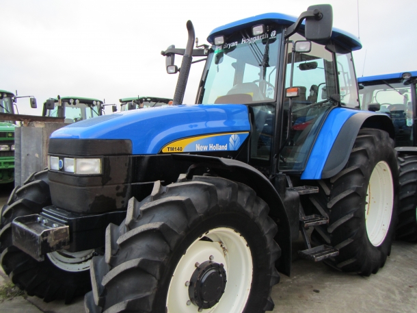 New Holland TM140