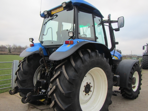 New Holland TM140