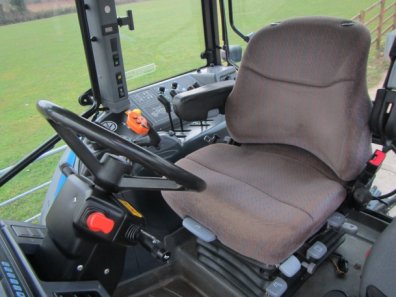 New Holland TM140