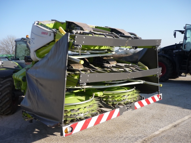 Claas Orbis 750 10 row maize header