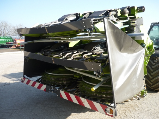 Claas Orbis 750 10 row maize header