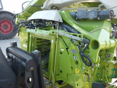 Claas Orbis 750 10 row maize header