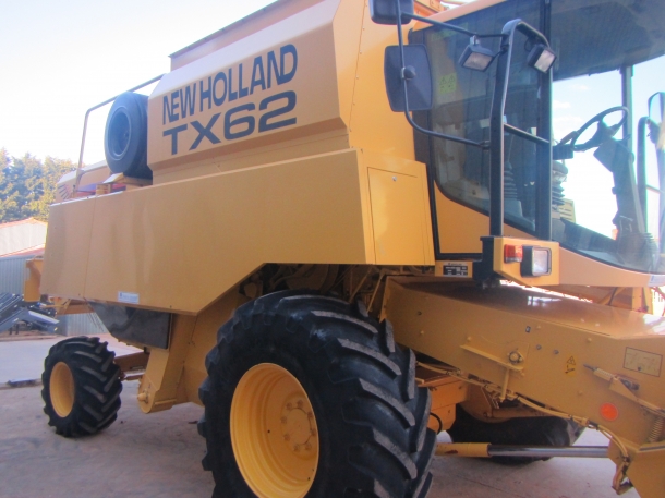 New Holland TX62