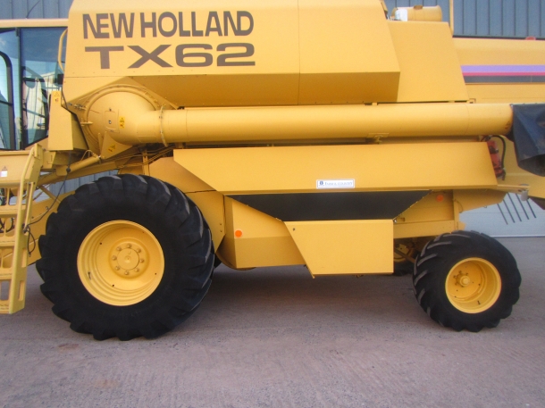 New Holland TX62