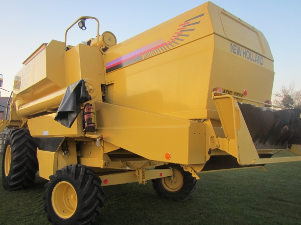 New Holland TX62