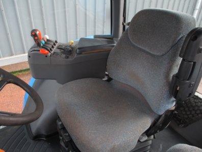 New Holland TG285
