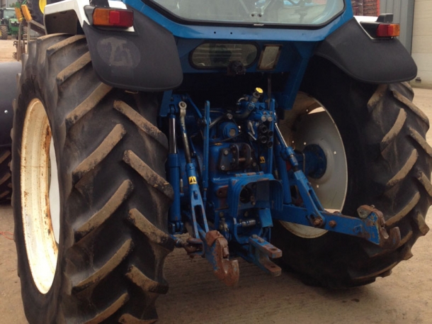 Ford 8210 III