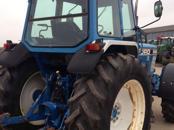 Ford 8210 III