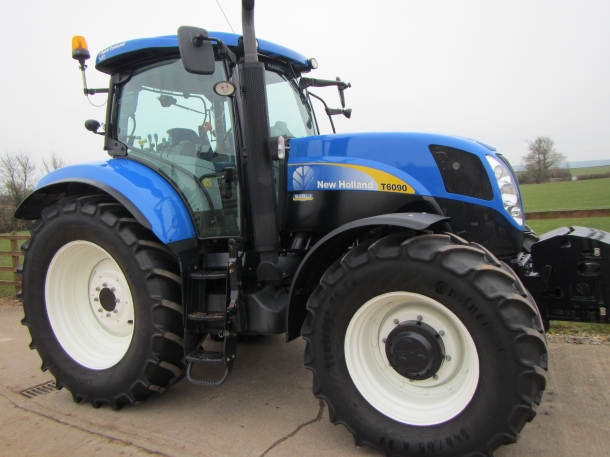 New Holland T6090