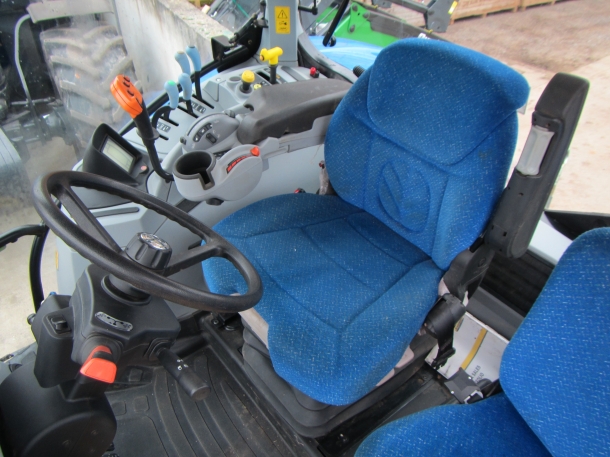 New Holland T6090