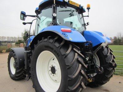 New Holland T6090