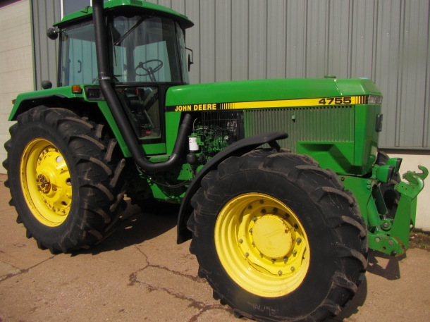 John Deere 4755