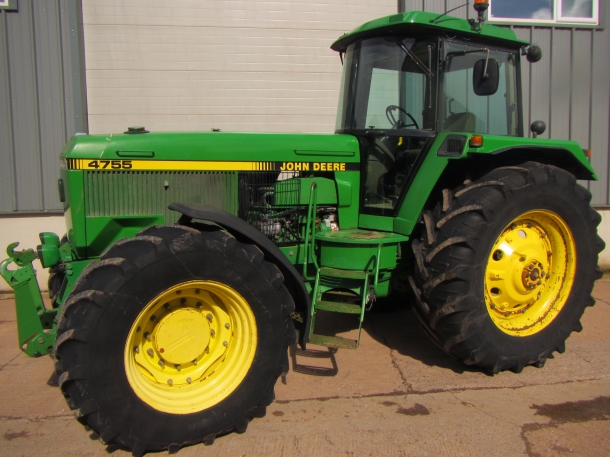 John Deere 4755