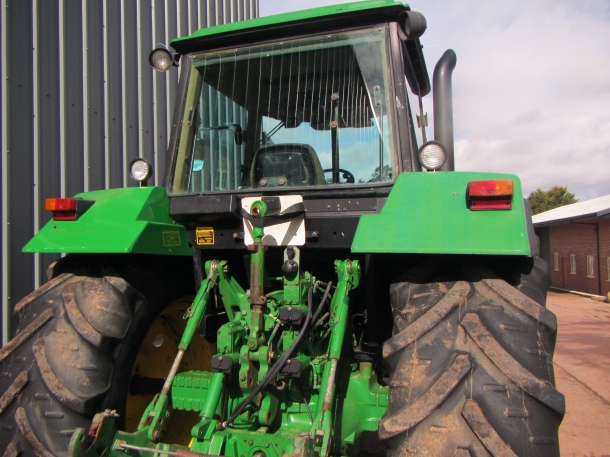 John Deere 4755
