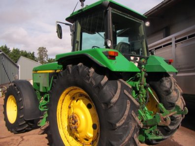John Deere 4755