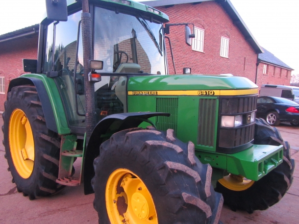 John Deere 6410