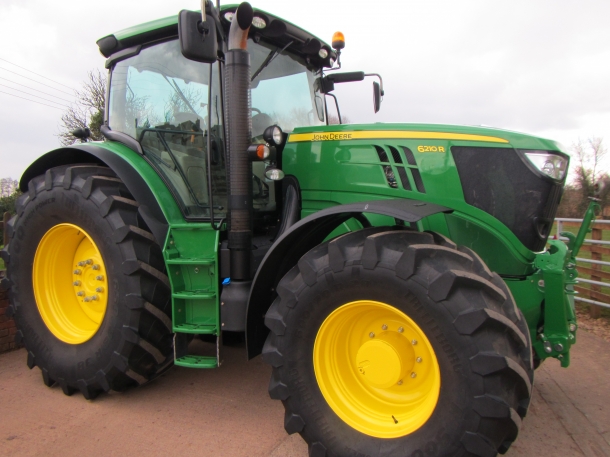 John Deere 6210R