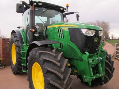 John Deere 6210R