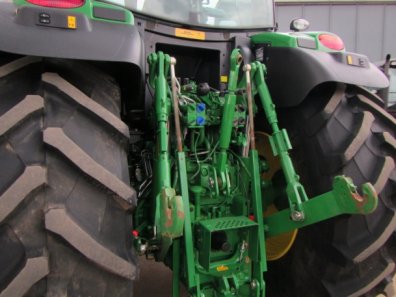 John Deere 6210R