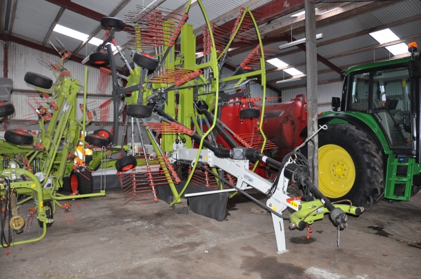 Claas Liner 3100 rake