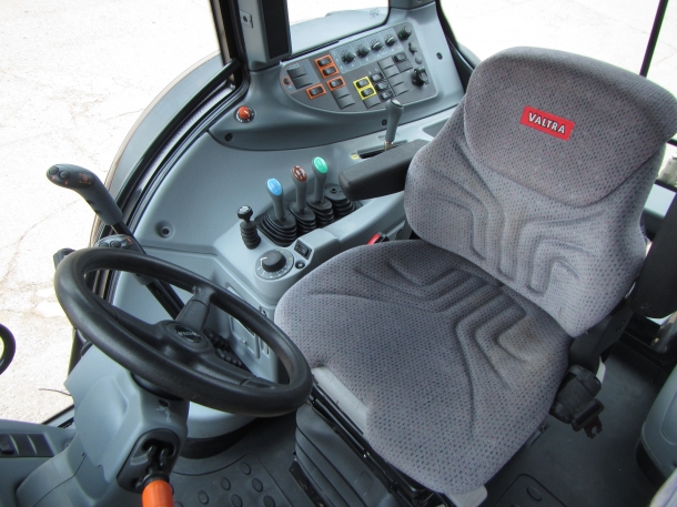 Valtra N141 Hi-Tec