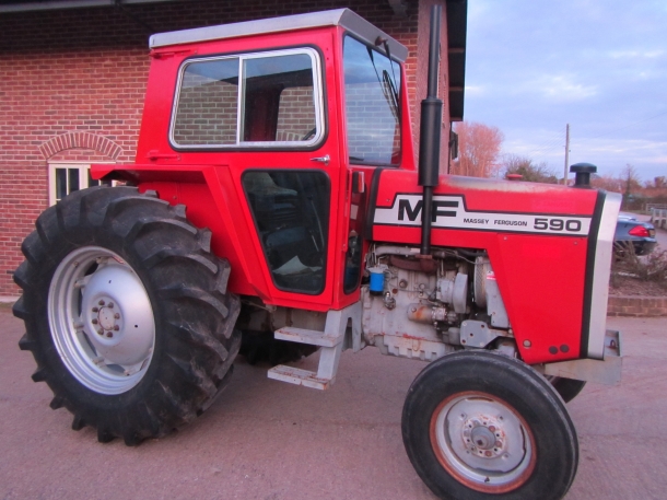 Massey Ferguson 590