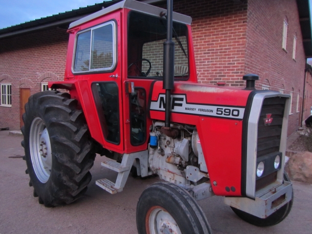 Massey Ferguson 590