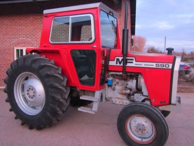 Massey Ferguson 590