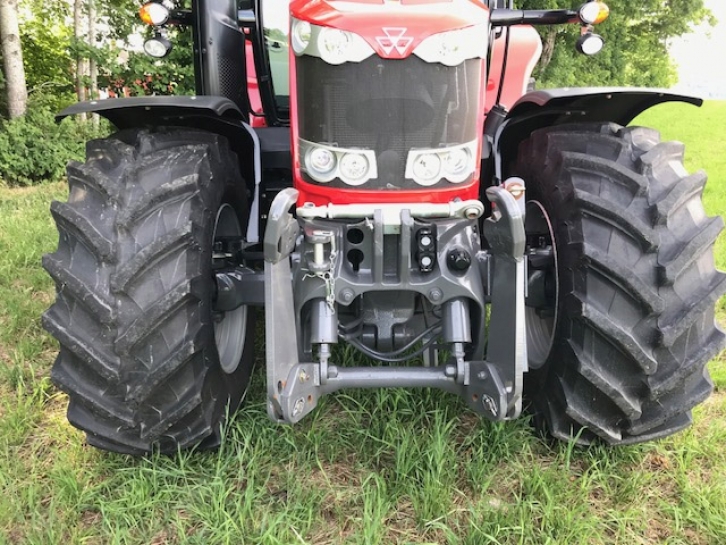 Massey Ferguson 6718s Exclusive
