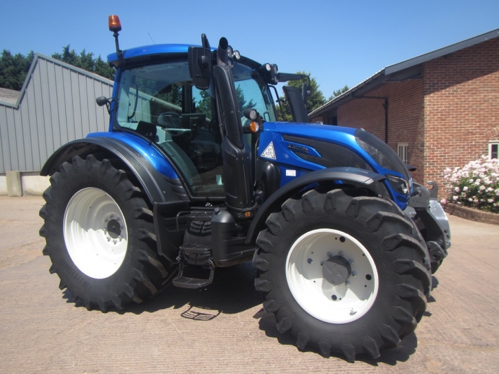 Valtra N174