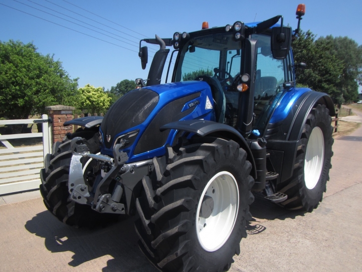 Valtra N174