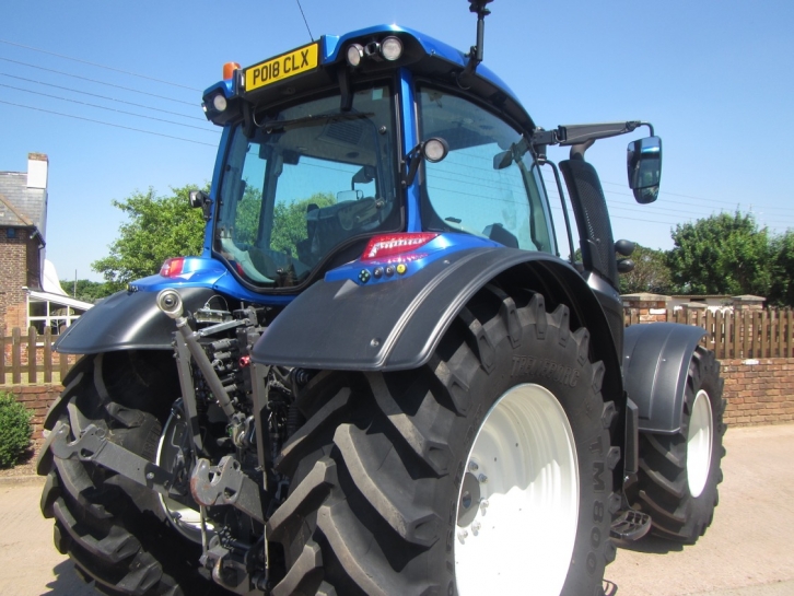 Valtra N174