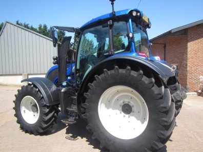 Valtra N174