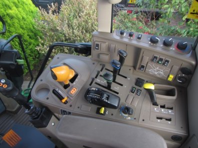 John Deere 6130M