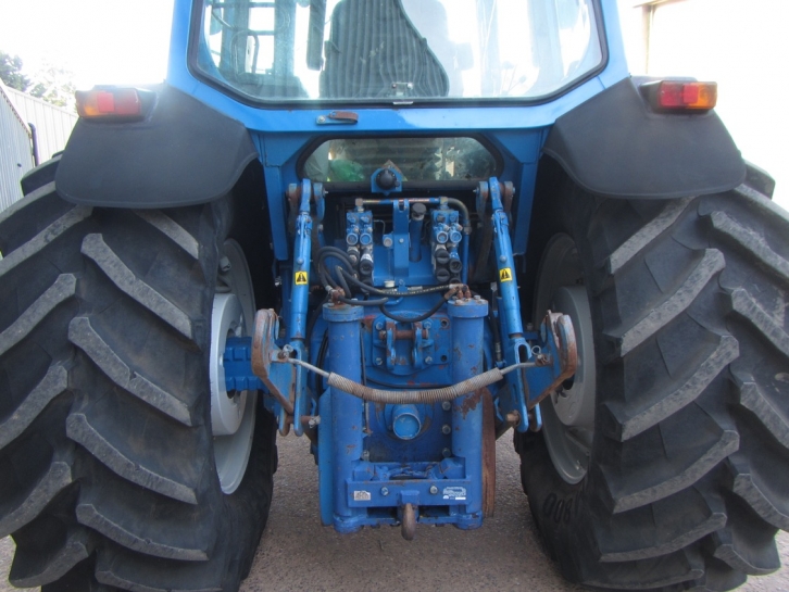 Ford 8830