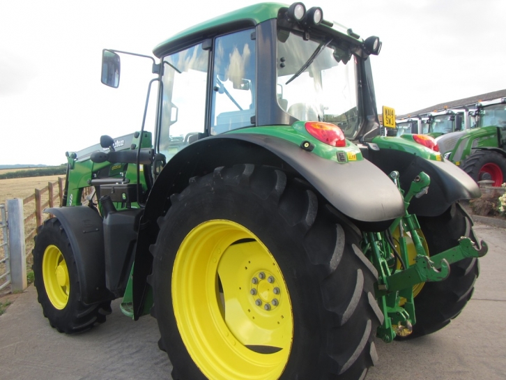John Deere 6125M