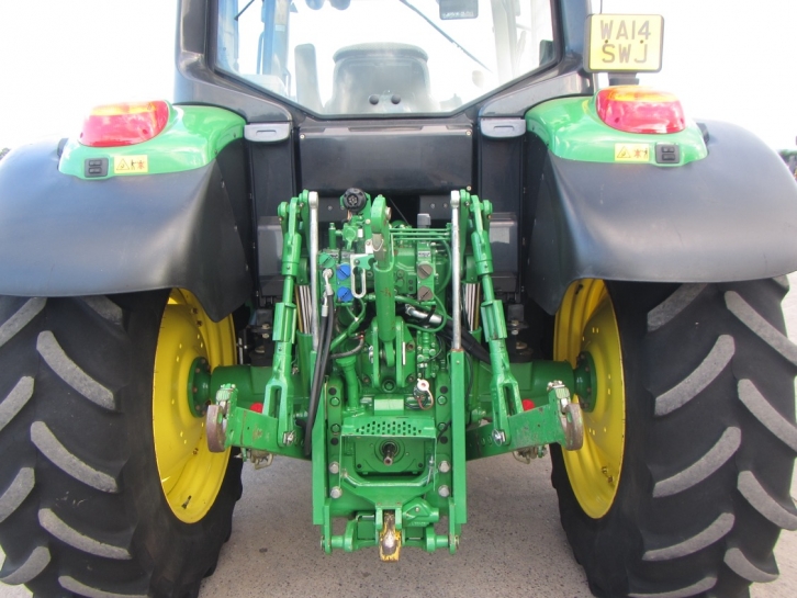 John Deere 6125M
